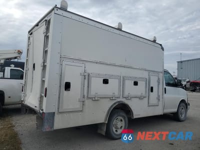 Trzecie zdjęcie samochodu z tyłu: 2023 GMC SAVANA UTILITY / SERVICE VAN VIN:1GD07RFP5P1122034 - miniatura