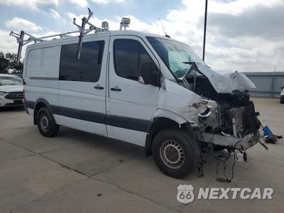Czwarte zdjęcie samochodu z boku: 2015 MERCEDES BENZ SPRINTER 2500 DELIVERY VAN VAN VIN:WD3PE7DC2FP156273 - miniatura