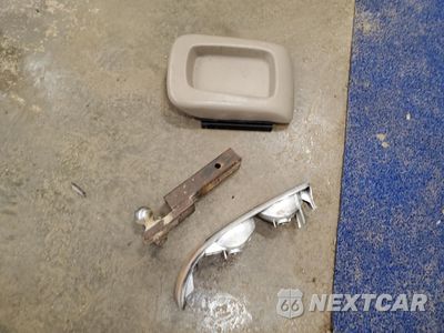 Zdjęcie 13 z 14 samochodu: 2003 CHEVROLET TAHOE K1500 VIN:1GNEK13Z43J146942 - miniatura