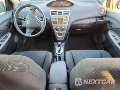 Zdjęcie 8 z 13 samochodu: 2010 TOYOTA YARIS VIN:JTDBT4K3XA1359933 - miniatura