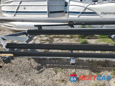 Piąte zdjęcie samochodu w środku: 2019 GENESIS MBPT22-2 BOAT TRAILER VIN:5KYMB2222K1019530 - miniatura