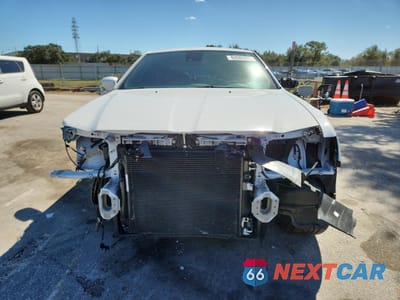 Piąte zdjęcie samochodu w środku: 2023 CHRYSLER 300C VIN:2C3CCAPJXPH500508 - miniatura