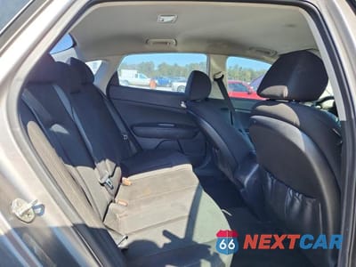 Zdjęcie 10 z 12 samochodu: 2018 KIA OPTIMA LX VIN:5XXGT4L39JG232650 - miniatura