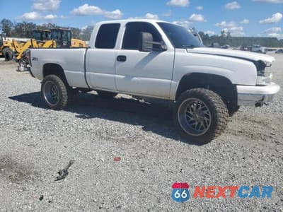 Czwarte zdjęcie samochodu z boku: 2003 CHEVROLET SILVERADO K1500 VIN:1GCEK19T13Z351275 - miniatura