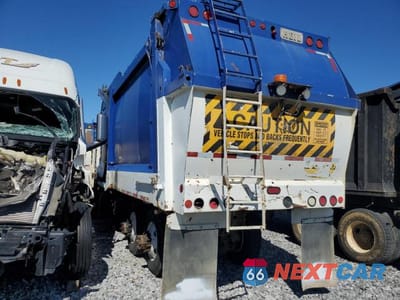 Trzecie zdjęcie samochodu z tyłu: 2008 MACK MRU600 REFUSE TRUCK VIN:1M2AV02C98M002262 - miniatura