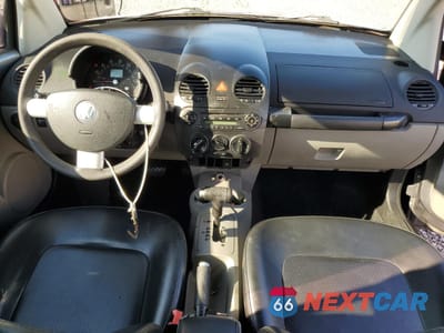 Zdjęcie 8 z 14 samochodu: 2005 VOLKSWAGEN NEW BEETLE GL VIN:3VWBM31Y65M368932 - miniatura