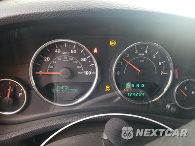 Zdjęcie 9 z 12 samochodu: 2013 JEEP WRANGLER UNLIMITED SPORT VIN:1C4BJWDGXDL510084 - miniatura