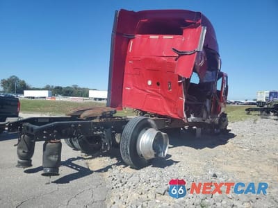Czwarte zdjęcie samochodu z boku: 2020 INTERNATIONAL LT625 SEMI TRUCK VIN:3HSDZAPR4LN869382 - miniatura