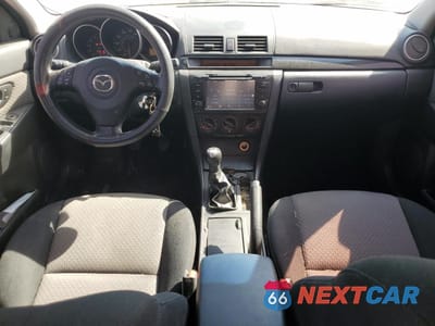 Zdjęcie 8 z 14 samochodu: 2006 MAZDA 3 I VIN:JM1BK32F061523446 - miniatura