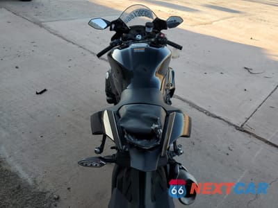 Zdjęcie 6 z 10 samochodu: 2024 YAMAHA YZFR1 VIN:JYARN66E5RA004093 - miniatura