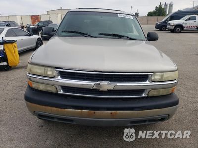 Piąte zdjęcie samochodu w środku: 2002 CHEVROLET TAHOE C1500 VIN:1GNEC13V02R172576 - miniatura