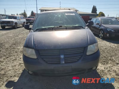 Piąte zdjęcie samochodu w środku: 2005 DODGE GRAND CARAVAN SXT VIN:2D4GP44L55R438003 - miniatura