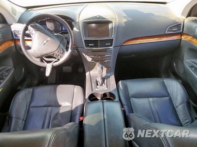 Zdjęcie 8 z 12 samochodu: 2013 LINCOLN MKT VIN:2LMHJ5AT3DBL55951 - miniatura
