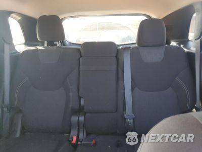 Zdjęcie 10 z 15 samochodu: 2016 JEEP CHEROKEE LATITUDE VIN:1C4PJMCS0GW163013 - miniatura