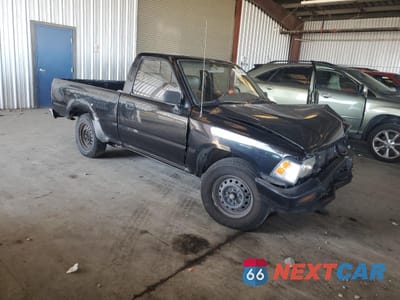 Czwarte zdjęcie samochodu z boku: 1992 TOYOTA PICKUP 1/2 TON SHORT WHEELBASE VIN:JT4RN81A9N0088603 - miniatura