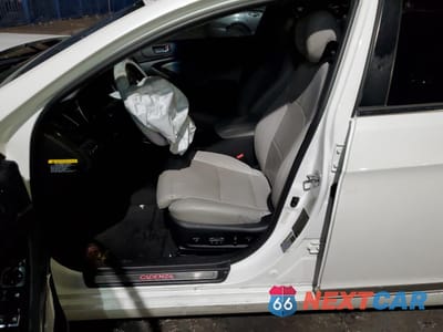 Zdjęcie 7 z 12 samochodu: 2014 KIA CADENZA PREMIUM VIN:KNALN4D74E5164100 - miniatura