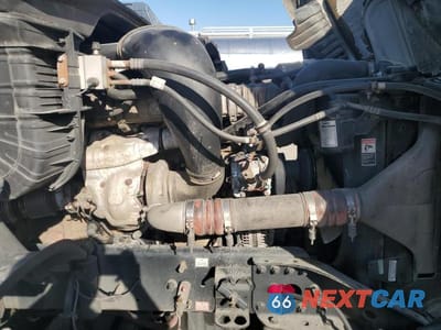 Zdjęcie 9 z 10 samochodu: 2017 FREIGHTLINER CASCADIA 125 SEMI TRUCK VIN:3AKJGLDR3HSHN2019 - miniatura