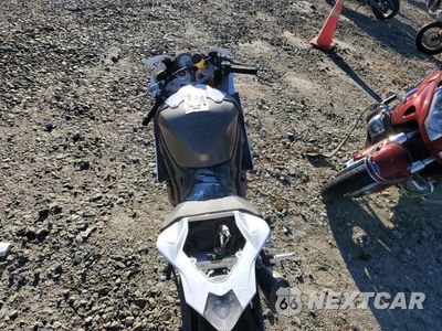 Zdjęcie 6 z 8 samochodu: 2010 BMW S 1000 RR VIN:WB1051705AZV41374 - miniatura