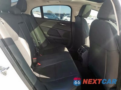 Zdjęcie 10 z 11 samochodu: 2017 JAGUAR XE VIN:SAJAR4BNXHA976286 - miniatura