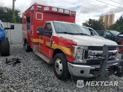 Czwarte zdjęcie samochodu z boku: 2019 FORD F350 SUPER DUTY VIN:1FDRF3GT5KEF24544 - miniatura