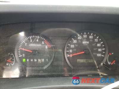 Zdjęcie 9 z 13 samochodu: 2009 ISUZU NPR BOX TRUCK VIN:4KLB4W1N39J801961 - miniatura