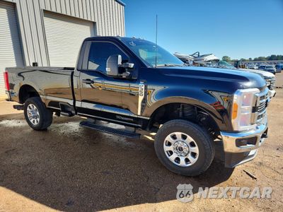 Czwarte zdjęcie samochodu z boku: 2023 FORD F350 SUPER DUTY VIN:1FTRF3BT2PEE07751 - miniatura
