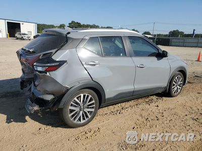 Trzecie zdjęcie samochodu z tyłu: 2023 NISSAN KICKS SV VIN:3N1CP5CV2PL545422 - miniatura