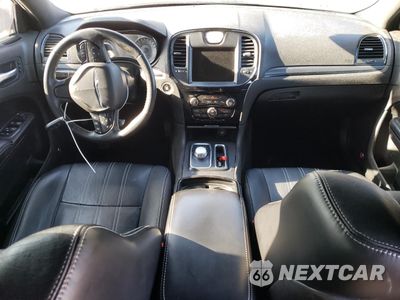Zdjęcie 8 z 12 samochodu: 2015 CHRYSLER 300 S VIN:2C3CCABT5FH818351 - miniatura
