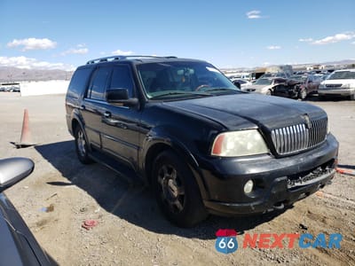 Czwarte zdjęcie samochodu z boku: 2004 LINCOLN NAVIGATOR VIN:5LMFU28R94LJ26836 - miniatura