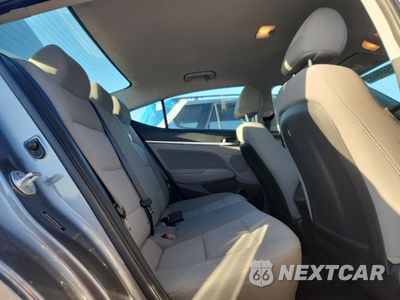 Zdjęcie 10 z 15 samochodu: 2019 HYUNDAI ELANTRA SEL VIN:5NPD84LF6KH465101 - miniatura
