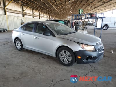 Czwarte zdjęcie samochodu z boku: 2015 CHEVROLET CRUZE LS VIN:1G1PA5SH5F7227012 - miniatura
