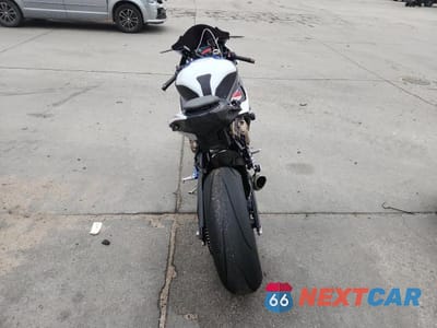 Czwarte zdjęcie samochodu z boku: 2020 BMW S 1000 RR VIN:WB10E2304LZJ28523 - miniatura