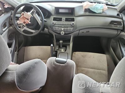 Zdjęcie 8 z 15 samochodu: 2008 HONDA ACCORD LXP VIN:1HGCP264X8A040527 - miniatura
