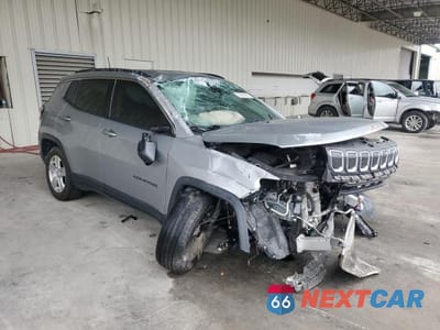 Czwarte zdjęcie samochodu z boku: 2022 JEEP COMPASS LATITUDE VIN:3C4NJCBB8NT182513 - miniatura