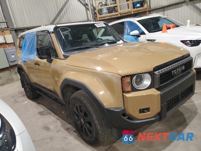 Czwarte zdjęcie samochodu z boku: 2024 TOYOTA LAND CRUISER BASE VIN:JTEABFAJXRK000366 - miniatura