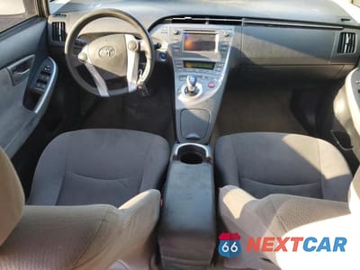 Zdjęcie 8 z 14 samochodu: 2015 TOYOTA PRIUS VIN:JTDKN3DU8F1956404 - miniatura