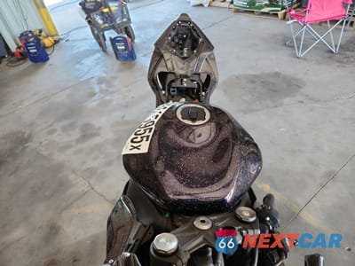 Piąte zdjęcie samochodu w środku: 2023 KAWASAKI ZX636 K VIN:JKBZXJH10PA015985 - miniatura