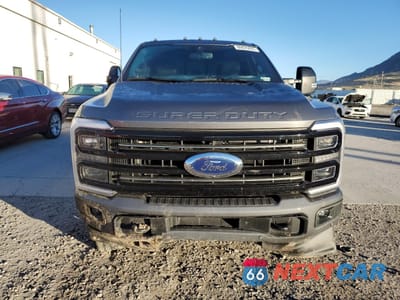Piąte zdjęcie samochodu w środku: 2025 FORD F350 SUPER DUTY VIN:1FT8W3BM1SEC36679 - miniatura