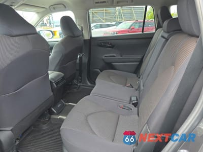 Zdjęcie 12 z 14 samochodu: 2023 TOYOTA HIGHLANDER HYBRID LE VIN:5TDBBRCHXPS111896 - miniatura