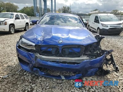 Piąte zdjęcie samochodu w środku: 2019 BMW M5 VIN:WBSJF0C50KB446921 - miniatura