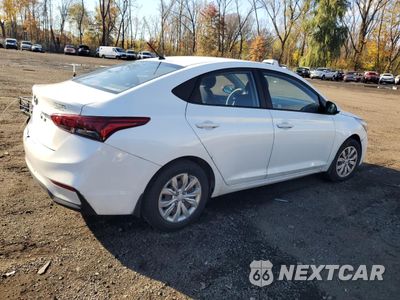 Trzecie zdjęcie samochodu z tyłu: 2018 HYUNDAI ACCENT SE VIN:3KPC24A36JE018230 - miniatura