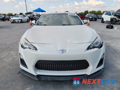 Piąte zdjęcie samochodu w środku: 2015 SUBARU BRZ 2.0 PREMIUM VIN:JF1ZCAB14F9603103 - miniatura