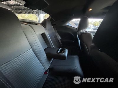 Zdjęcie 6 z 15 samochodu: 2018 DODGE CHALLENGER SXT VIN:2C3CDZAG6JH216857 - miniatura