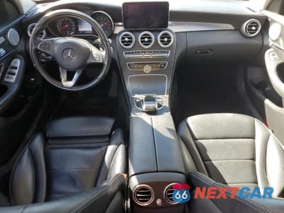 Zdjęcie 8 z 12 samochodu: 2016 MERCEDES-BENZ C 300 4MATIC VIN:55SWF4KB2GU154332 - miniatura