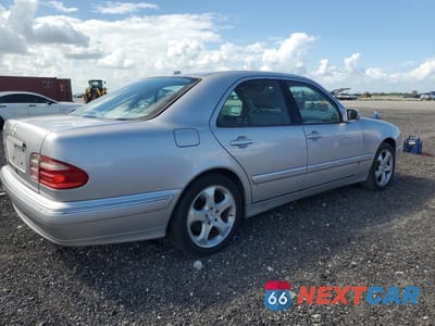 Trzecie zdjęcie samochodu z tyłu: 2002 MERCEDES-BENZ E 320 VIN:WDBJF65J22B494049 - miniatura