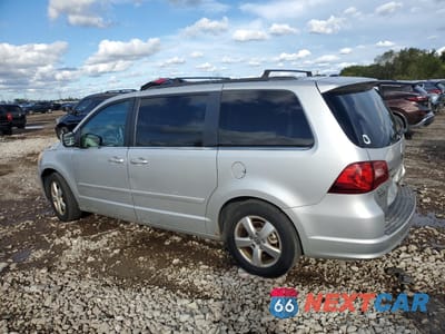 Drugie zdjęcie samochodu z przodu: 2011 VOLKSWAGEN ROUTAN SE VIN:2V4RW3DG0BR670838 - miniatura