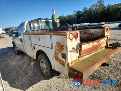 Drugie zdjęcie samochodu z przodu: 2006 FORD F350 UTILITY / SERVICE TRUCK VIN:1FDSF34566EB92532 - miniatura