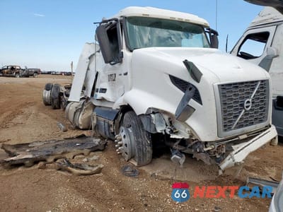 2020 VOLVO VNR SEMI TRUCK 4V4WC9EJ7LN269826 - główne zdjęcie licytacji z USA - miniatura