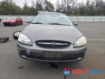 Piąte zdjęcie samochodu w środku: 2002 FORD TAURUS SES VIN:1FAFP55U02A196202 - miniatura
