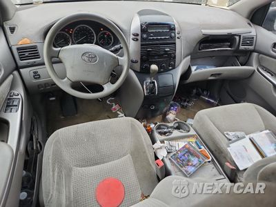 Zdjęcie 8 z 12 samochodu: 2006 TOYOTA SIENNA CE VIN:5TDZA23C46S509665 - miniatura